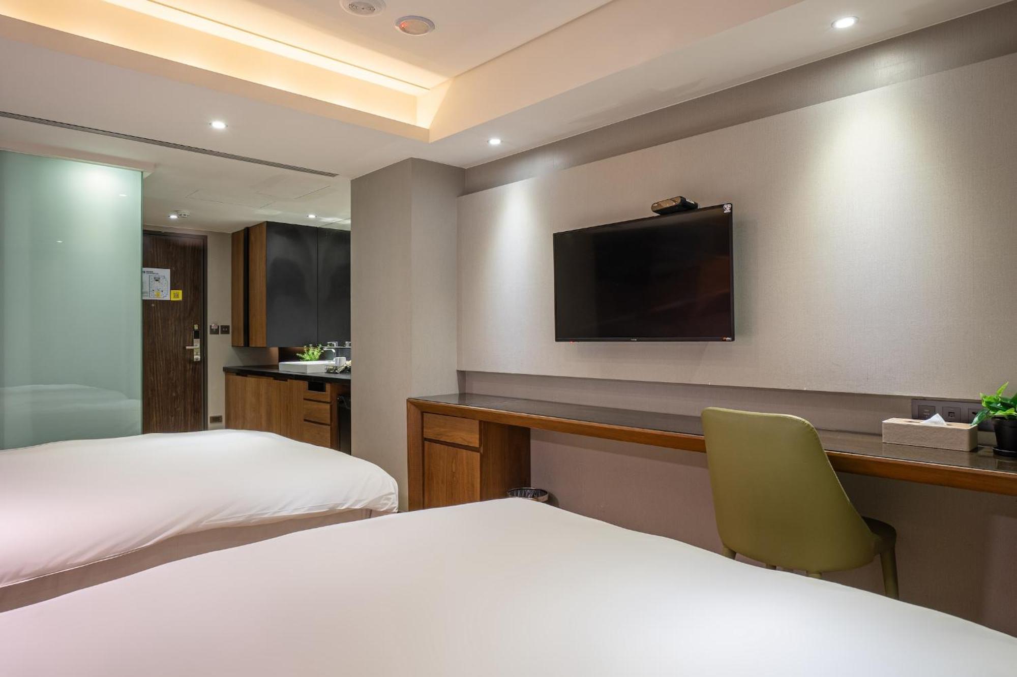 Check Inn Taichung Wenxin Zhongqing Luaran gambar