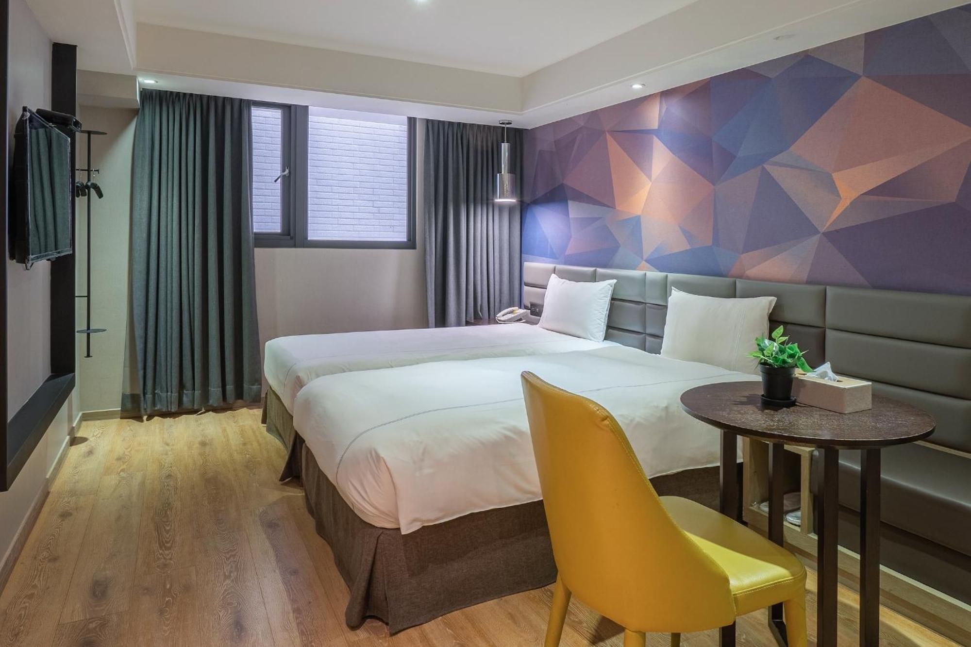 Check Inn Taichung Wenxin Zhongqing Luaran gambar