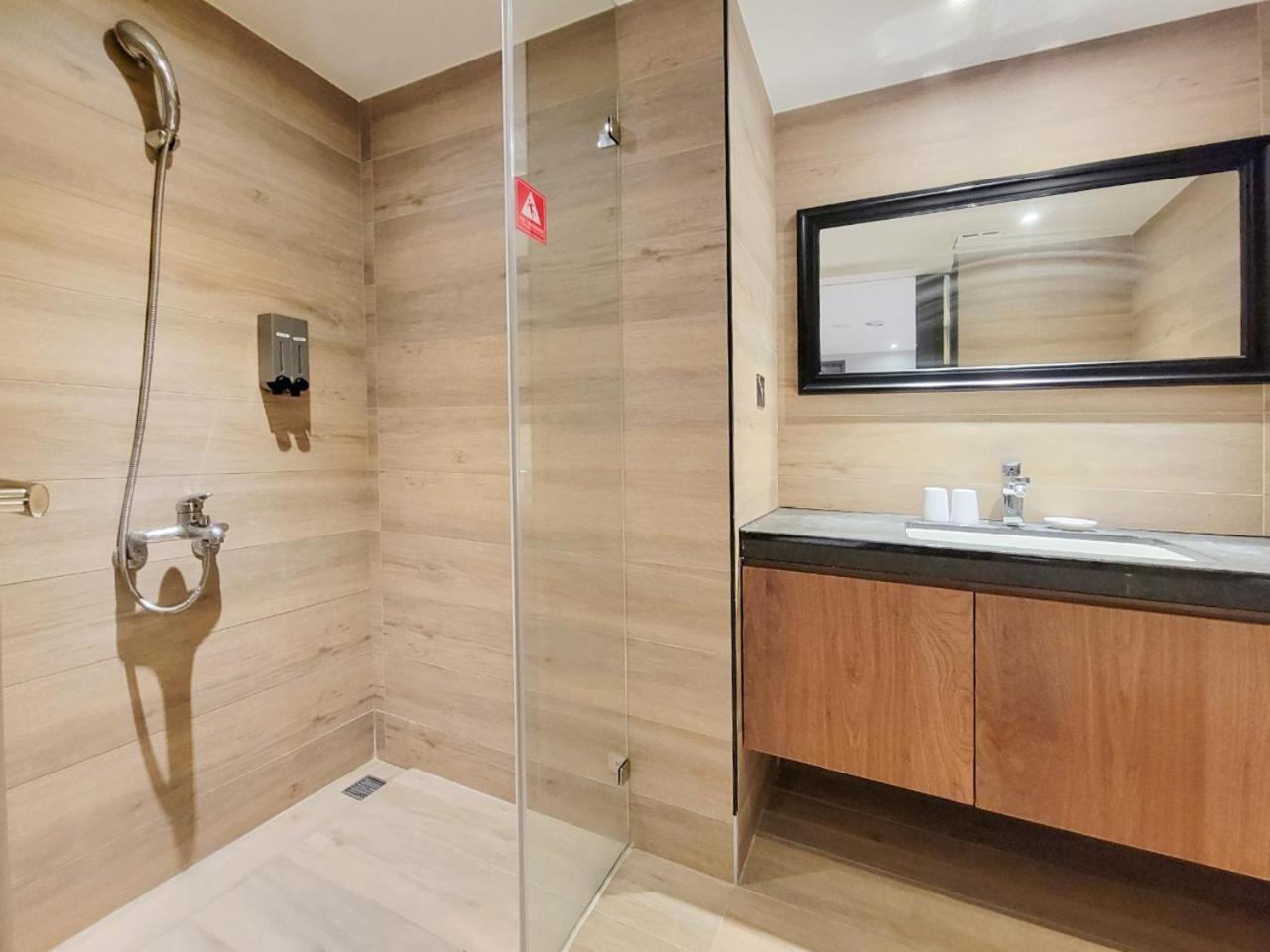 Check Inn Taichung Wenxin Zhongqing Luaran gambar