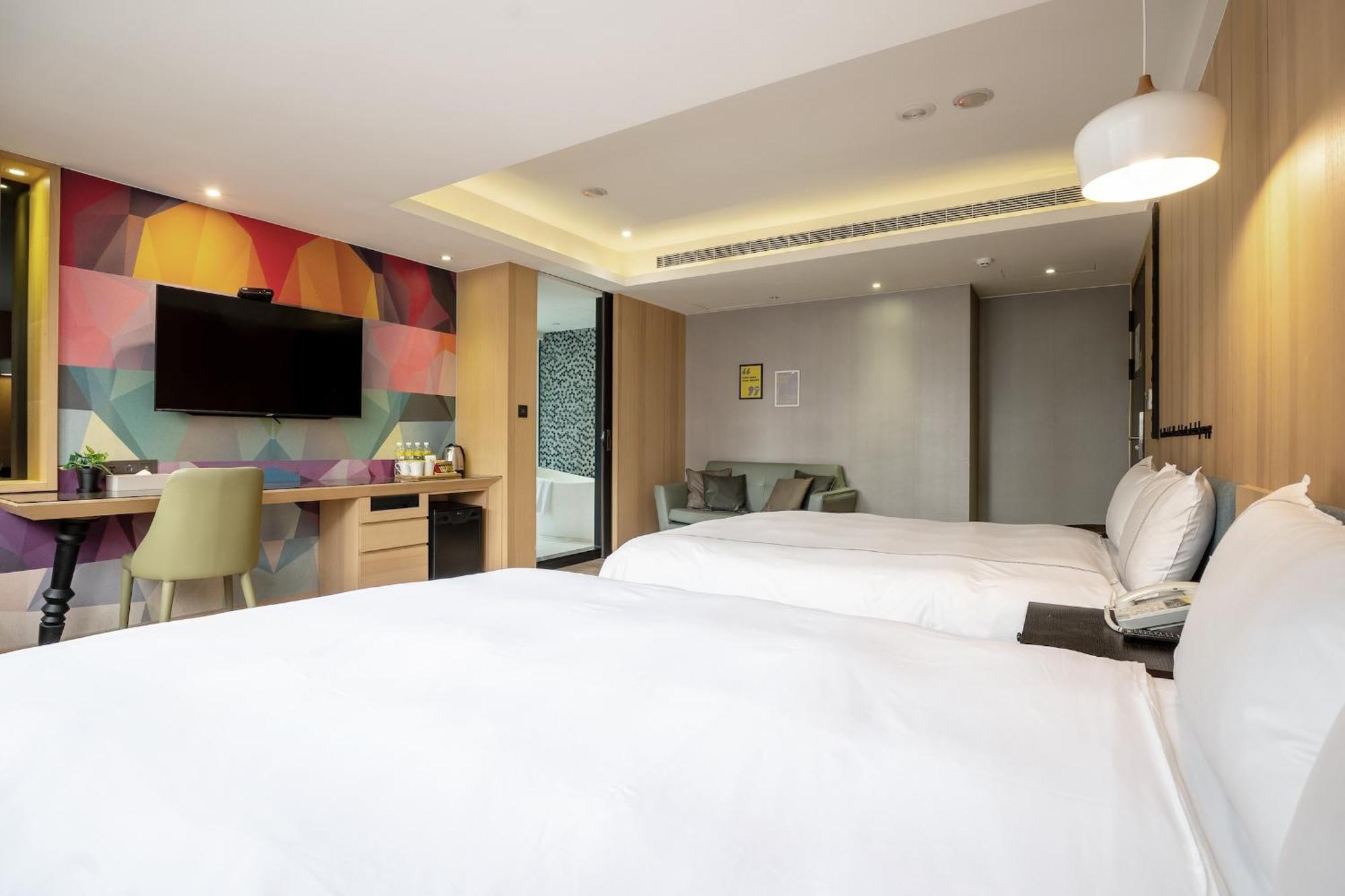 Check Inn Taichung Wenxin Zhongqing Luaran gambar