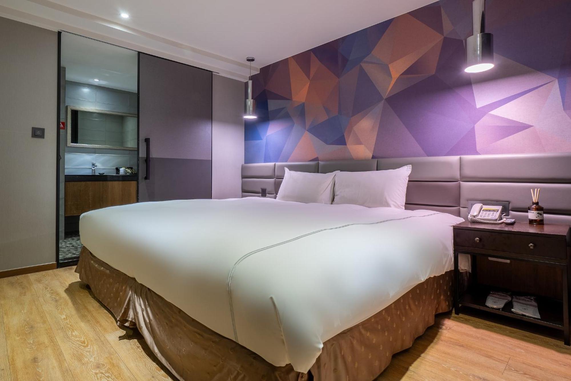 Check Inn Taichung Wenxin Zhongqing Luaran gambar