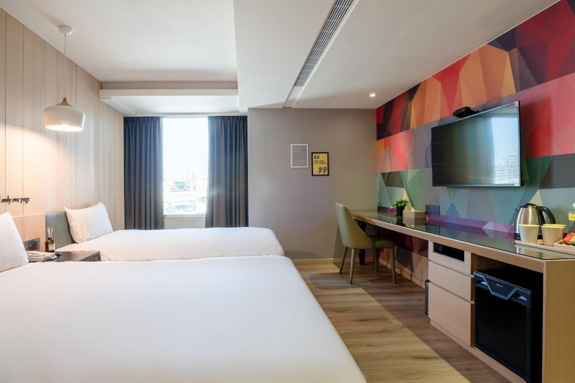 Check Inn Taichung Wenxin Zhongqing Luaran gambar