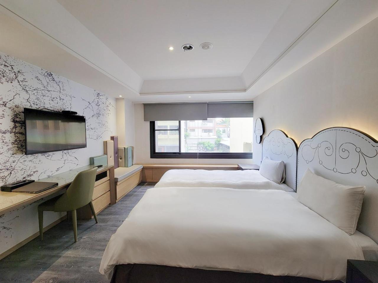 Check Inn Taichung Wenxin Zhongqing Luaran gambar