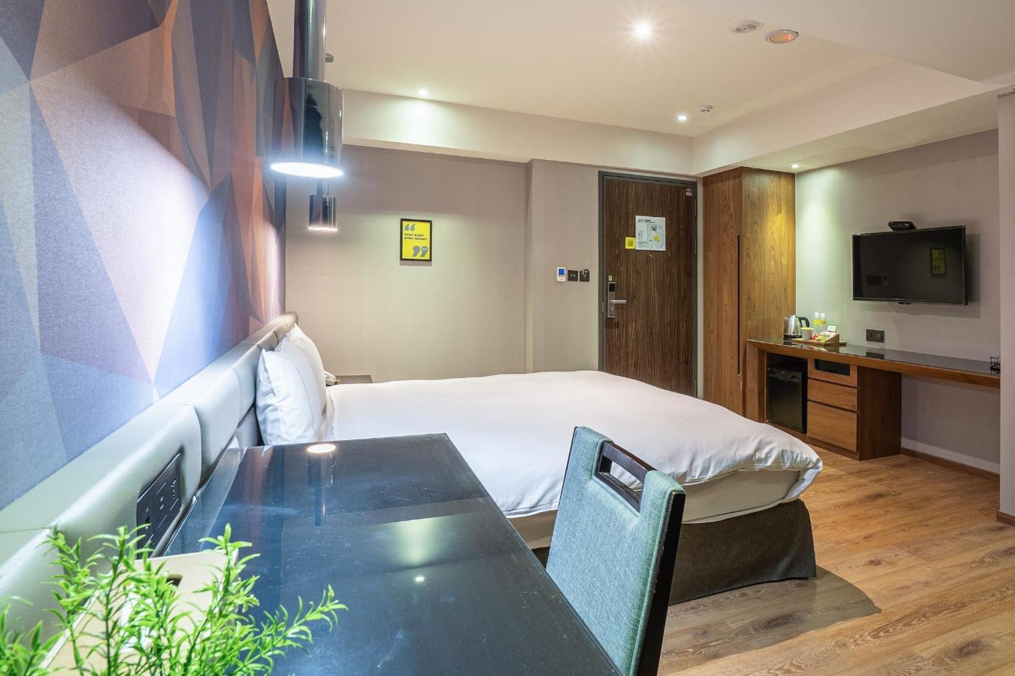 Check Inn Taichung Wenxin Zhongqing Luaran gambar