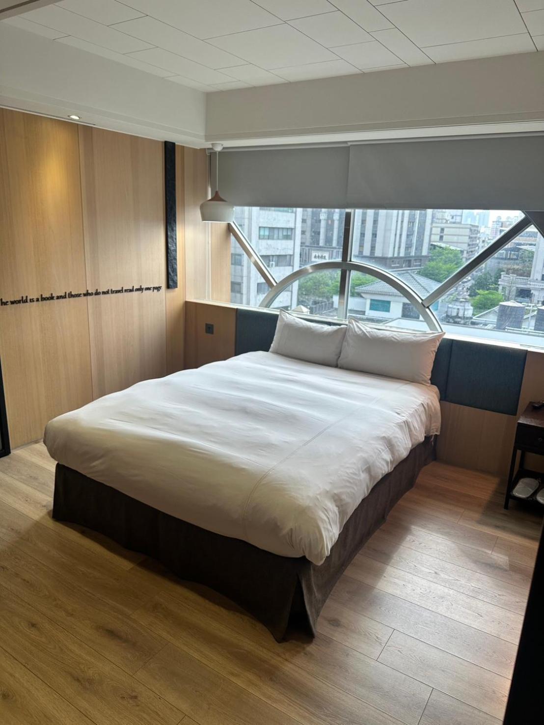 Check Inn Taichung Wenxin Zhongqing Luaran gambar