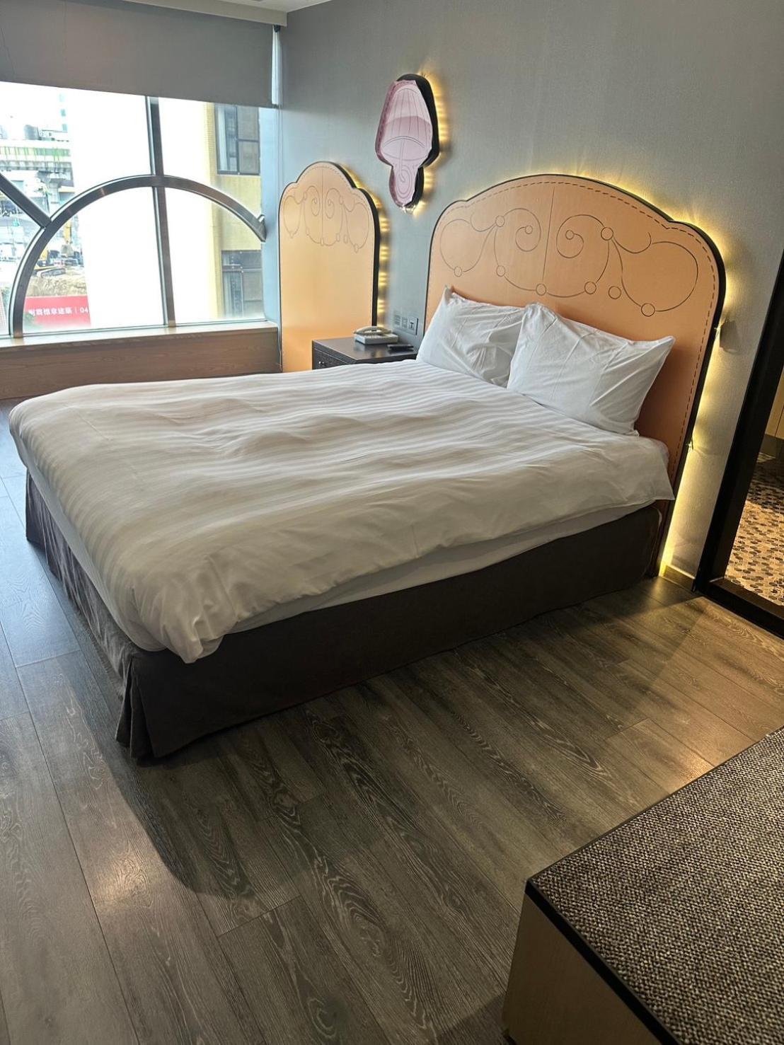 Check Inn Taichung Wenxin Zhongqing Luaran gambar