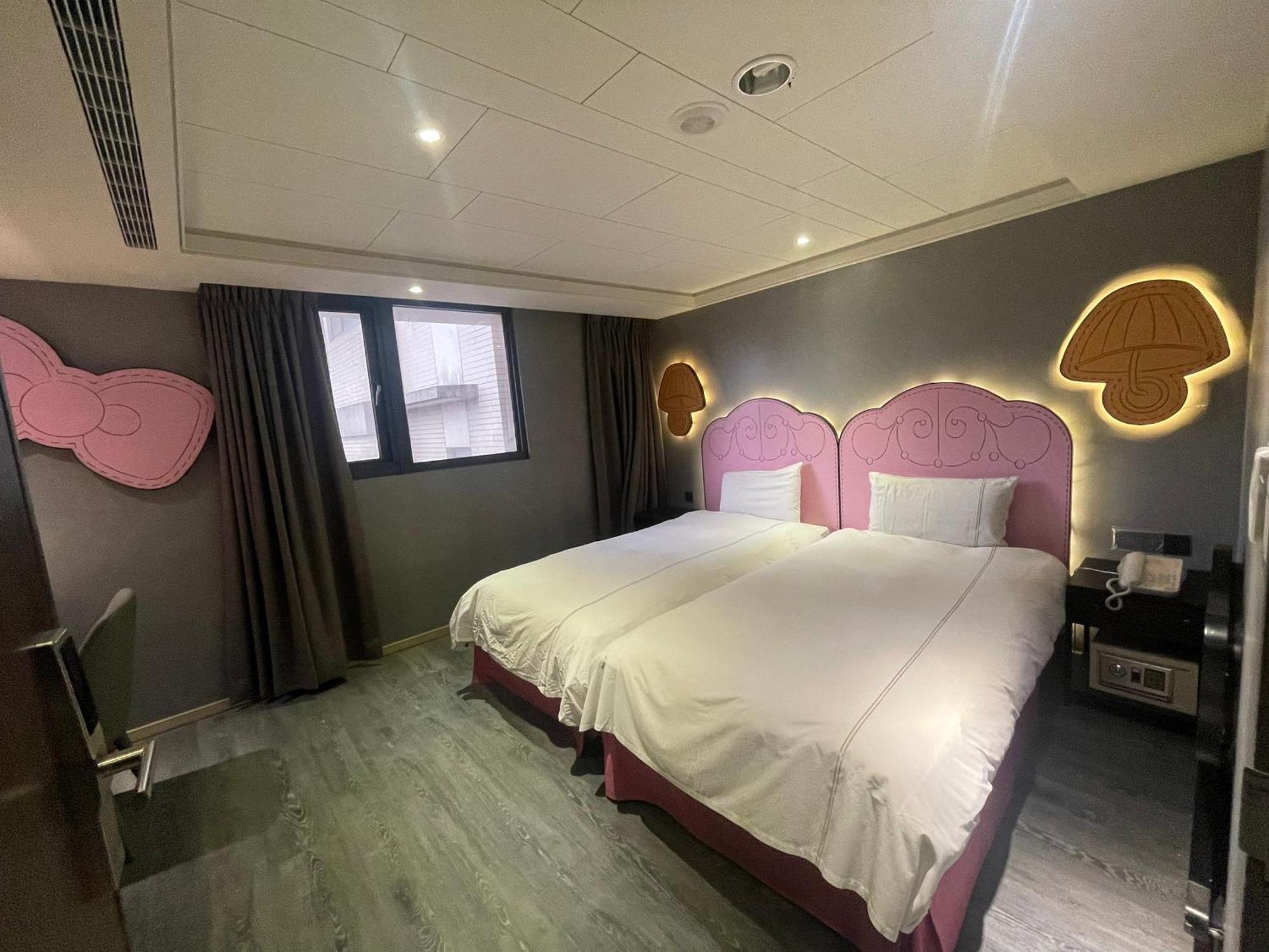 Check Inn Taichung Wenxin Zhongqing Luaran gambar